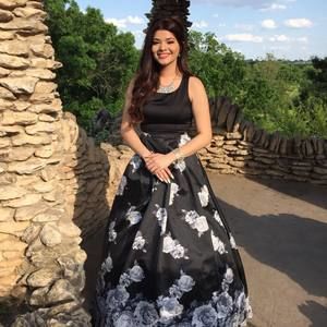 Meet your Posher, Alexis